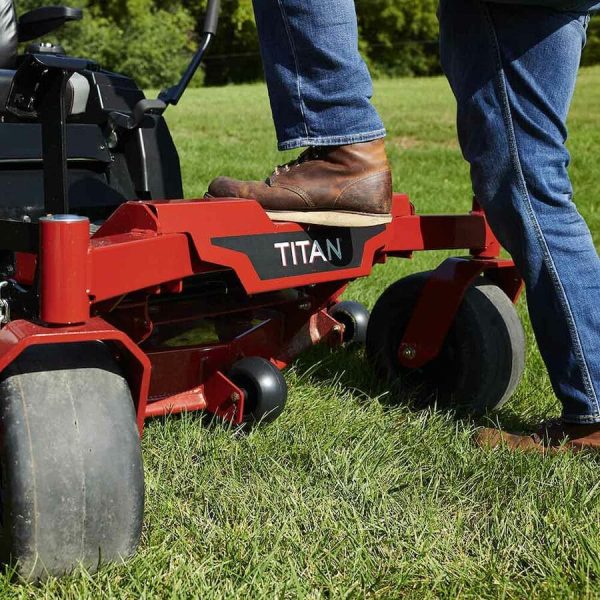 Tractor Cortacésped Radio de Giro Cero Toro TITAN 747cc 26HP 60”(152cm) accionada por manijas bastones individuales por rueda - Imagen 5