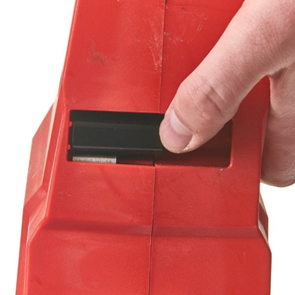 Motosierra inalámbrica a Batería M18 FUEL Milwaukee 2727-20 Espada de 40cm(16") (no incluye batería ni cargador) - Imagen 10