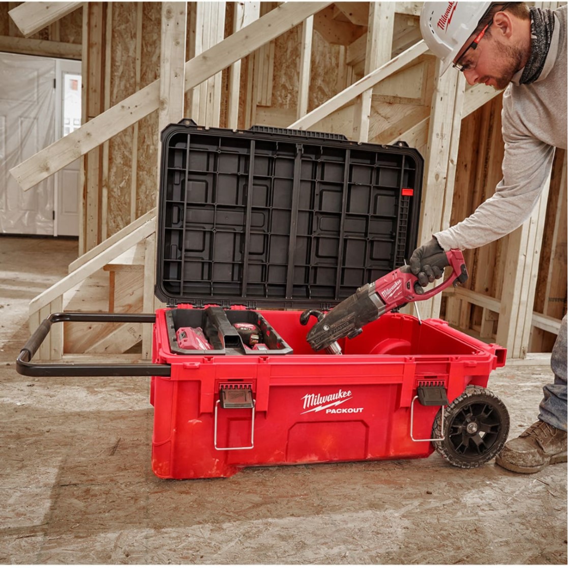 Caja de herramientas baúl con ruedas PACKOUT Milwaukee 48-22-8428 113kg(250lb) - Imagen 11