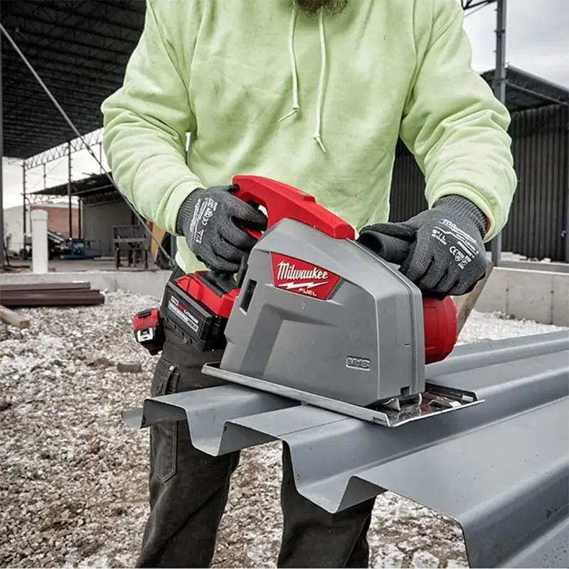 Sierra circular corte metal a batería 18V M18 FUEL Milwaukee 2982-20 203mm(8”) 65mm 4000rpm (no incluye batería ni cargador) - Imagen 8