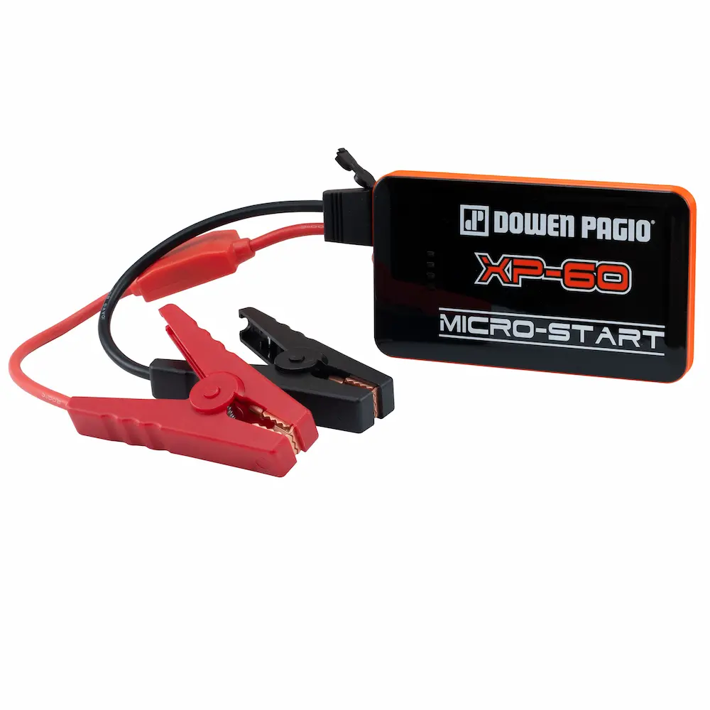 Cargador arrancador de baterías portátil Dowen Pagio XP-60 6000 mAh y 12V de frente.