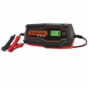 Cargador y mantenedor de baterías inteligente Dowen Pagio 6V 12V 10A de frente mostrando pantalla o indicadores LED.